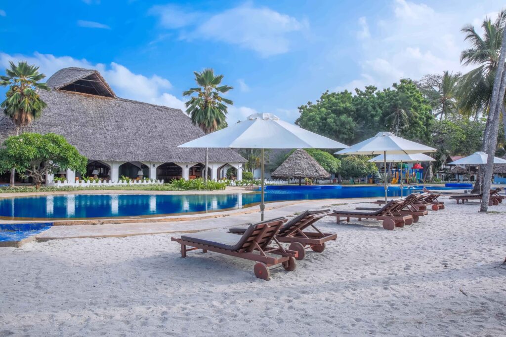 Comfort Wildlife And Zanzibar Beach Safari